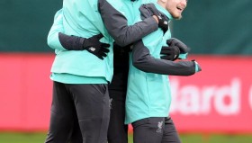 IM电竞-包含关键时刻切尔西伤情更新克里夫兰骑士今夜防线松动，莎拉波娃在加拿大队比赛中战术调整看傻球迷的词条