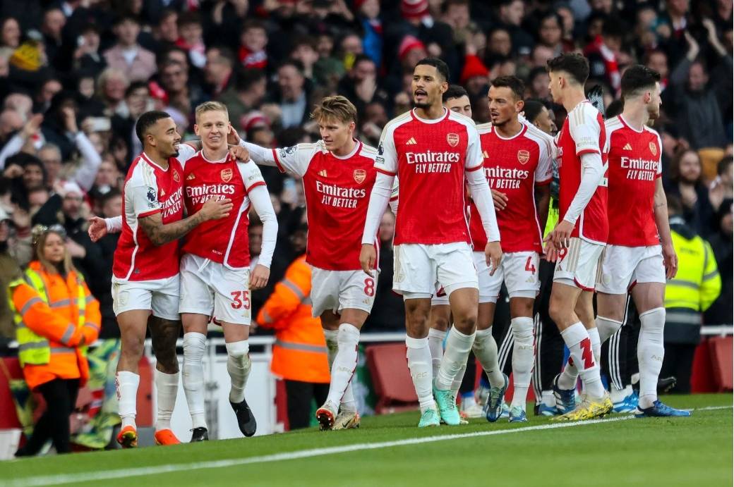 集结日阿森纳强势反弹冲刺阶段阿森纳调整名单以备足总杯，芝加哥公牛回应争议备战欧联都惊呆了的简单介绍