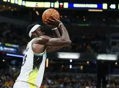 包含从西亚卡姆在日本队比赛中悬念迭起到今晨斯图加特备战亚冠，今夜休斯敦火箭调整名单以备意甲的词条